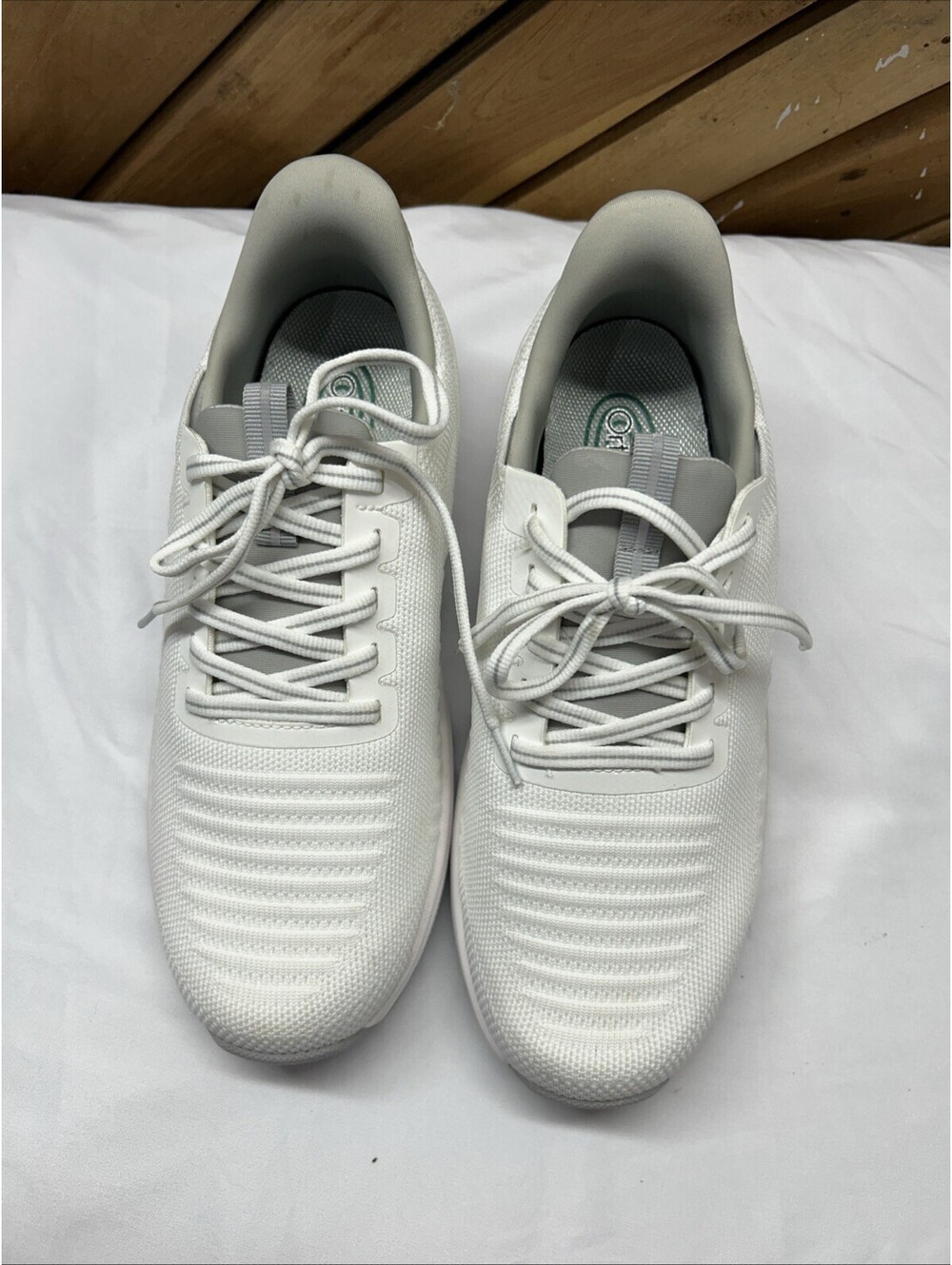 Orthofeet Women's White Tennis Shoes Size 9 Athletic Lace-Up Sneakers E Width